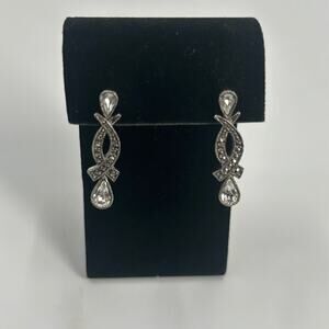 Avon statement romantic essence stud earrings